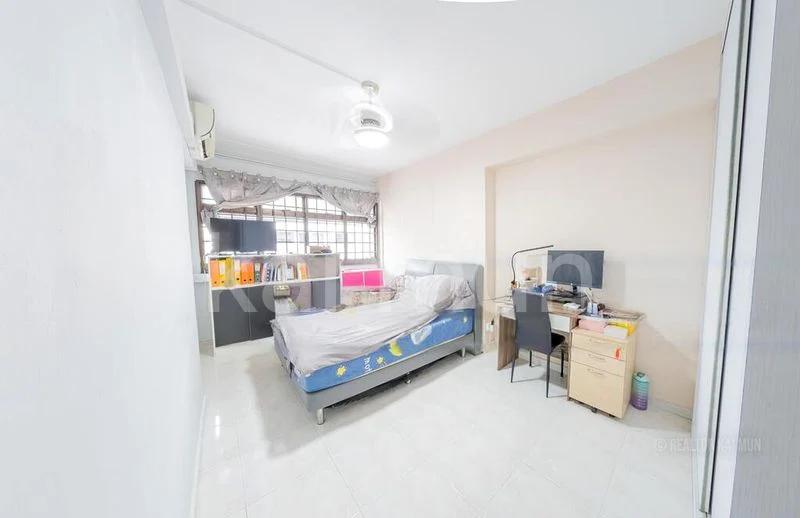 4 Room (4A) HDB for Sale in  719 Woodlands Avenue 6 - Image 3